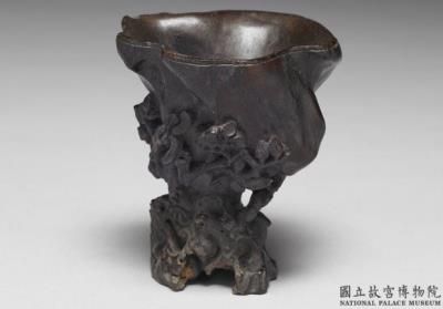 图片[2]-Carved agarwood wine cup with flower-and-fruit decoration, Qing dynasty (1644-1911)-China Archive